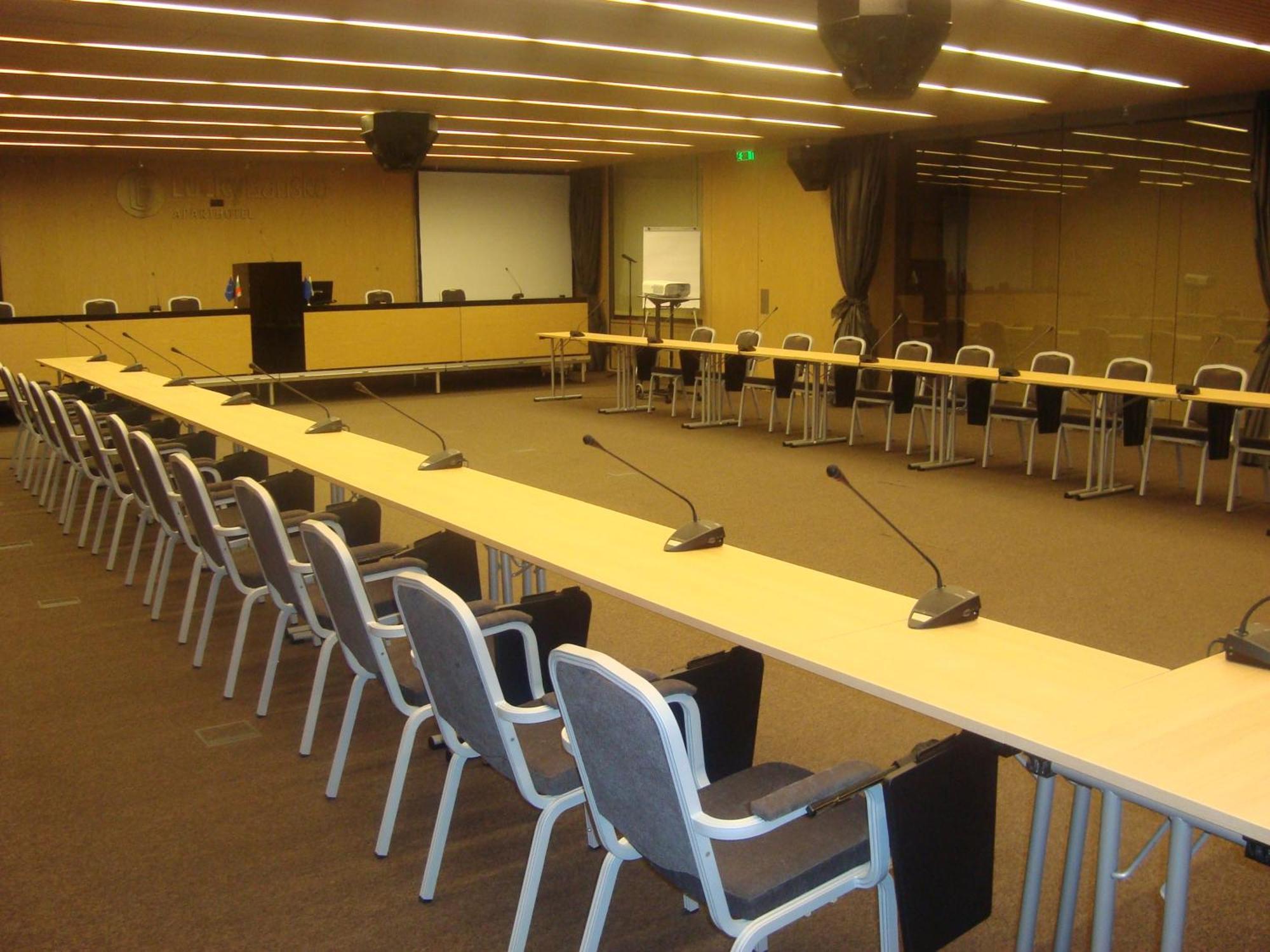 Lucky Bansko Aparthotel Spa & Relax Luaran gambar The conference room of the European Economic and Social Committee