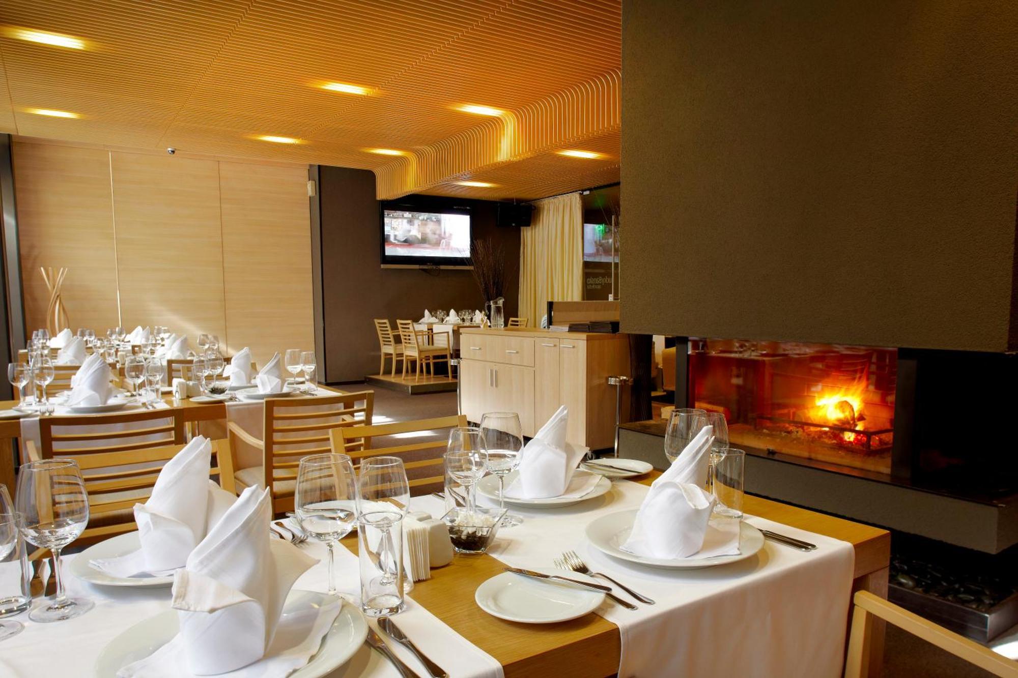Lucky Bansko Aparthotel Spa & Relax Luaran gambar Restaurant in the hotel